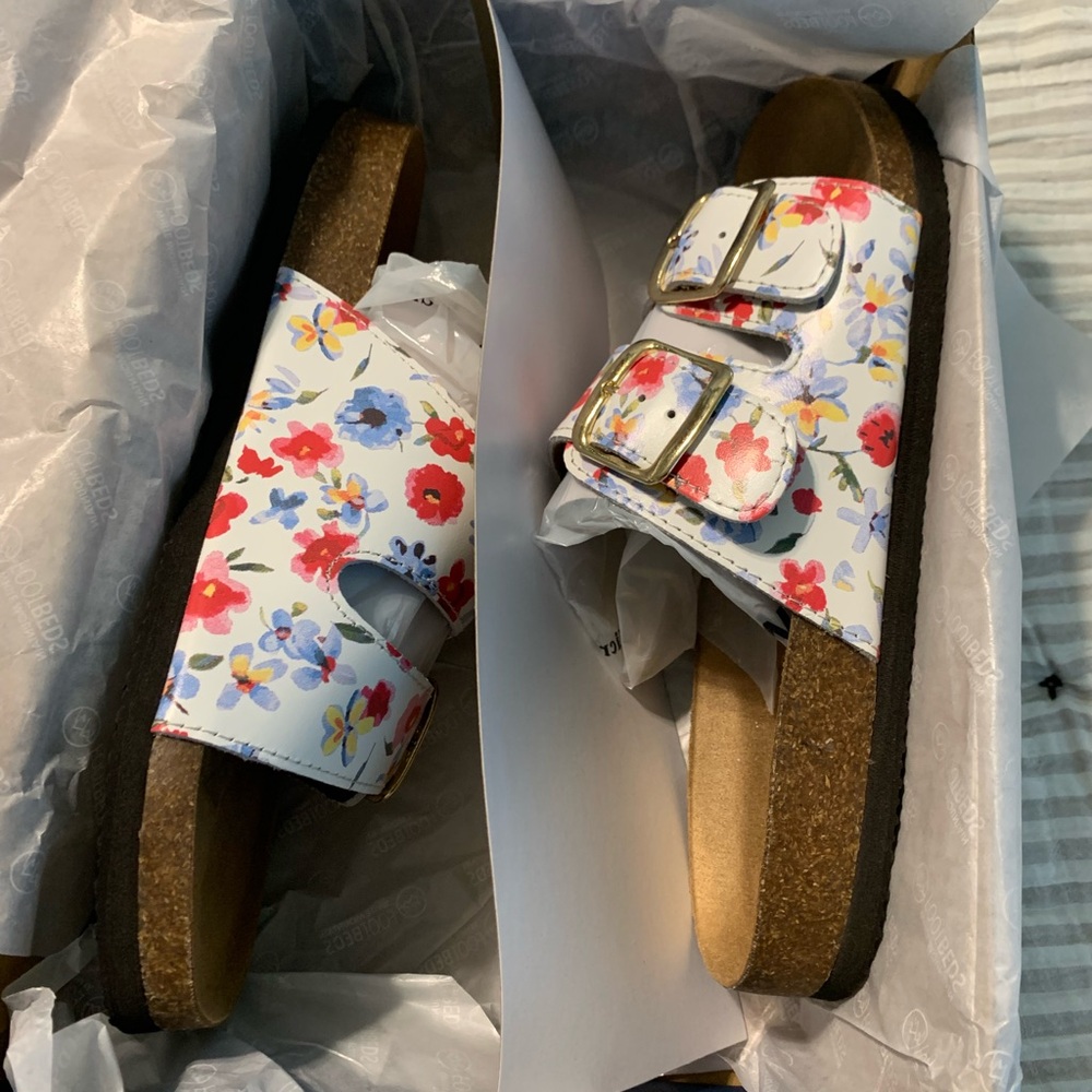 White Mountain Helga Floral Double Strap Sandals - Picture 2 of 10